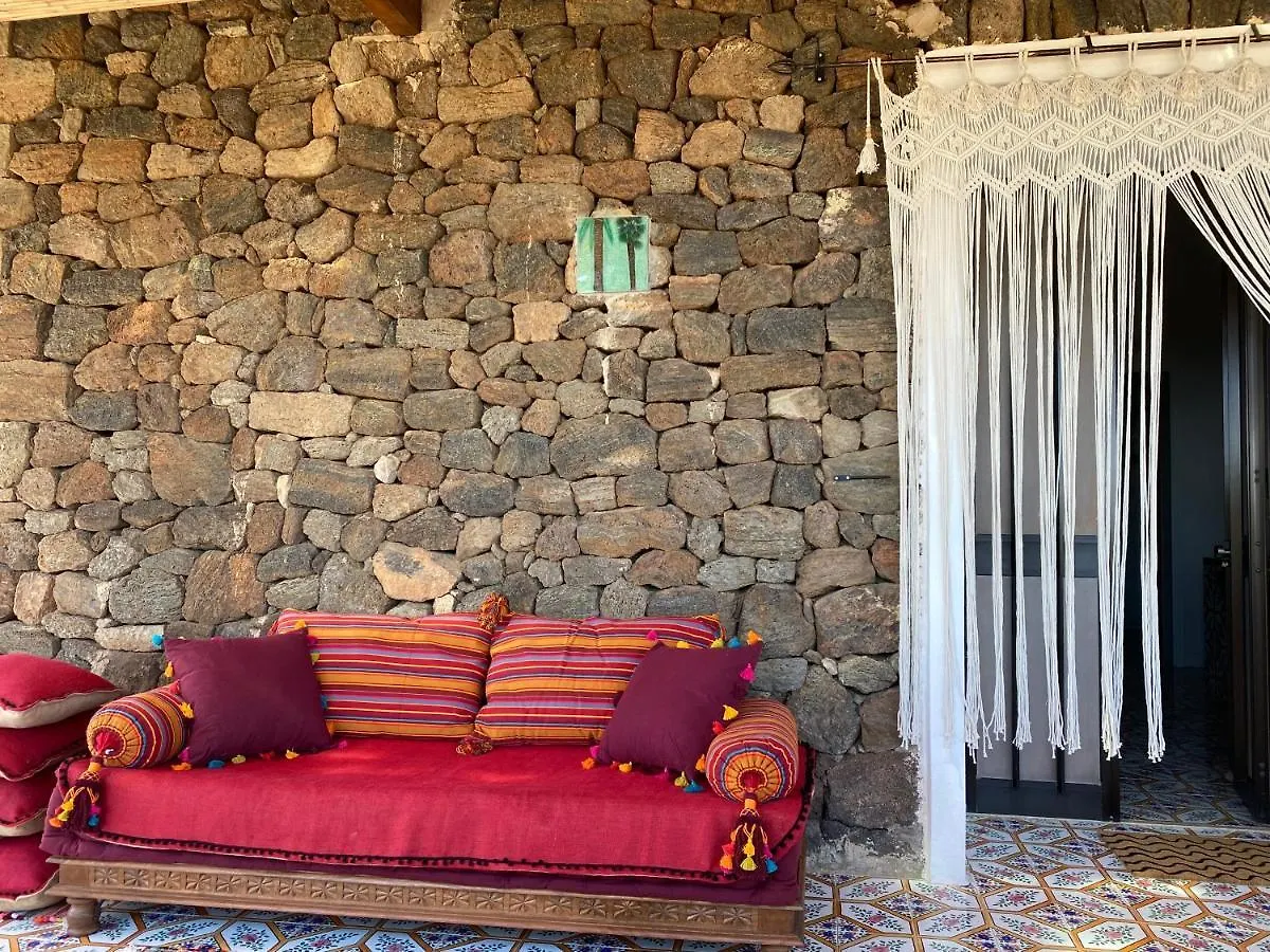 Holiday home Dammuso Pensare Alla Luna San Michele