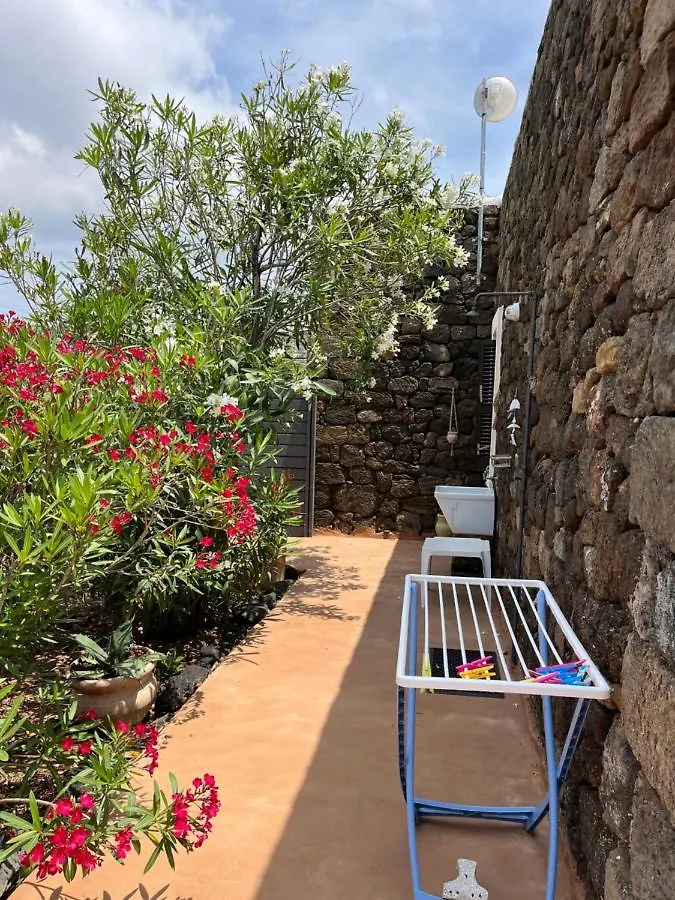 Holiday home Dammuso Pensare Alla Luna San Michele  Italy